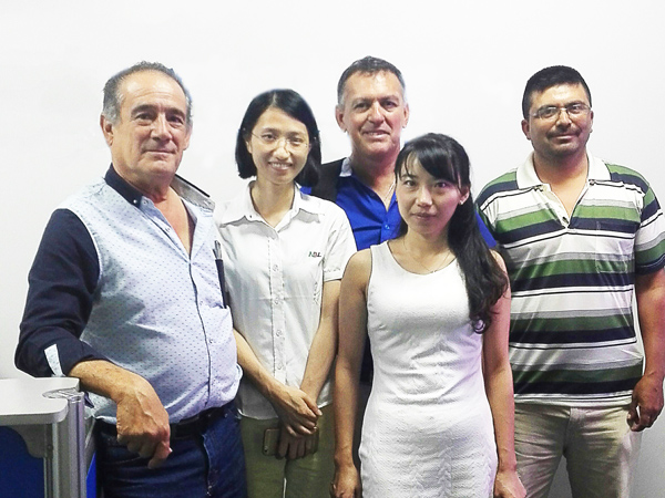 公司参加重要会议合影